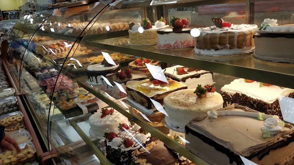 Nova Pastry & Bakery | 3635 Cawthra Rd, Mississauga, ON L5A 2Y5, Canada | Phone: (905) 279-3206