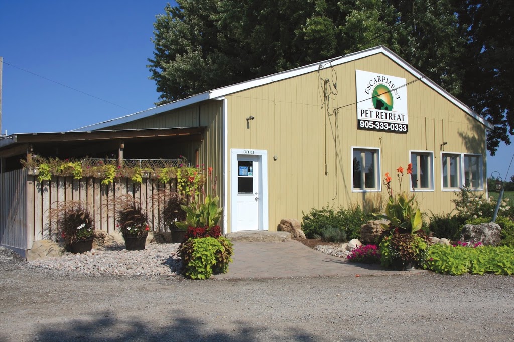 Escarpment Pet Retreat | 6449 Guelph Line, Burlington, ON L7P 0A6, Canada | Phone: (905) 333-0333