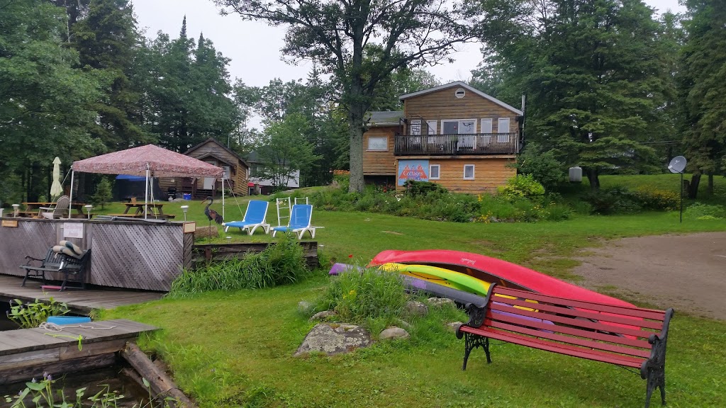 Hidden Cove Cottage Resort | 2040 Hartsmere Rd, McArthurs Mills, ON K0L 2M0, Canada | Phone: (613) 474-3284