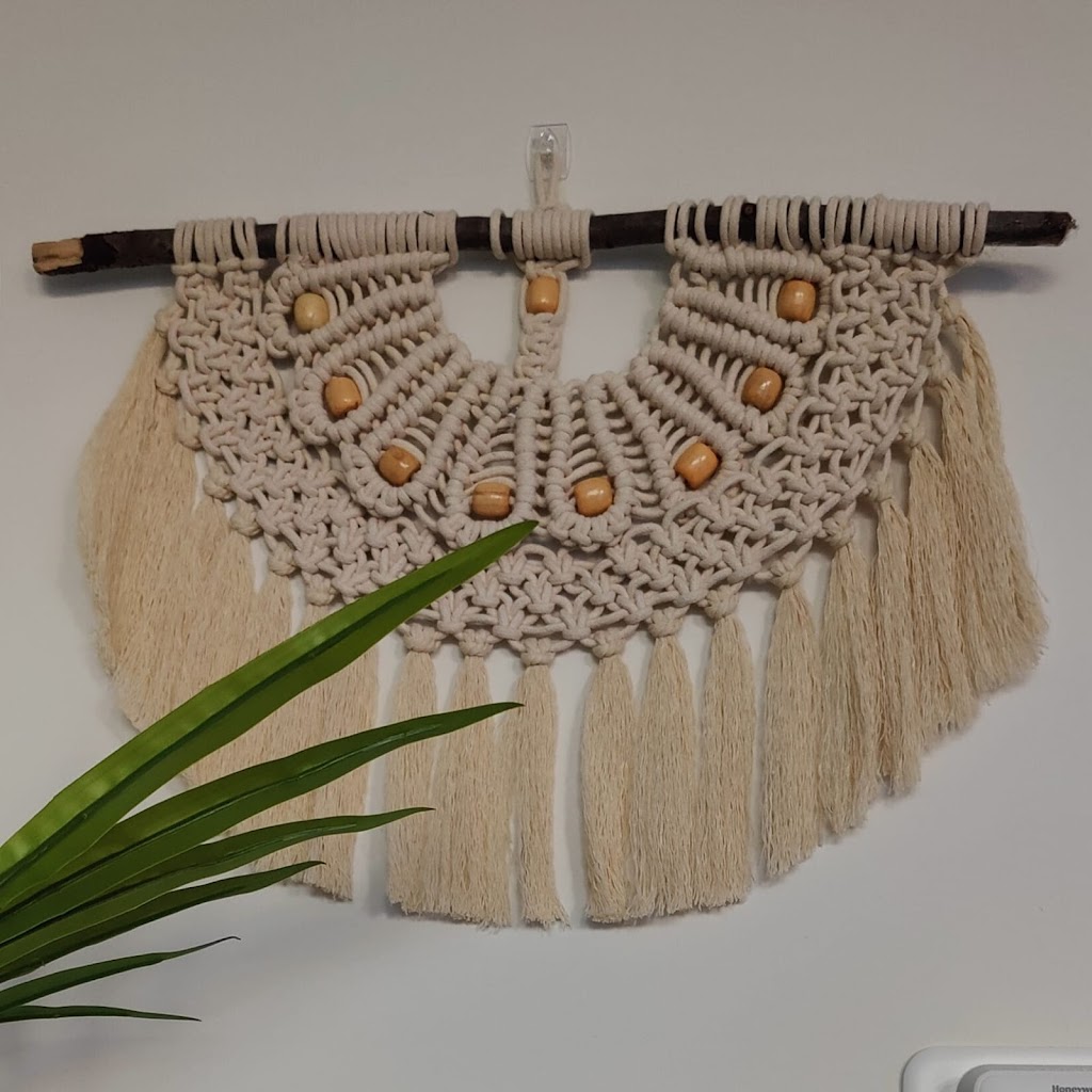 Knotty Needles | 234 Heiman St #103kitchener, Kitchener, ON N2M 0B6, Canada | Phone: (647) 513-6043