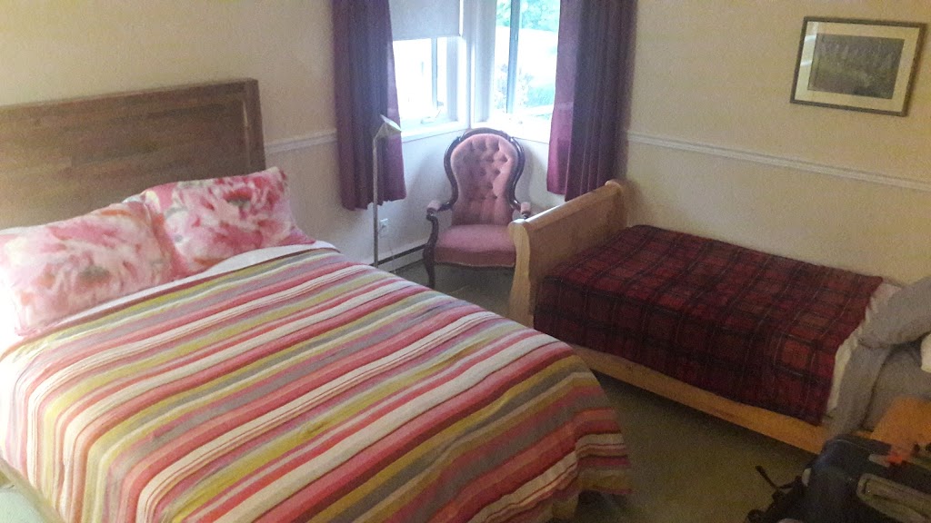 Laurels Cottage | 579 Memorial Ave, Qualicum Beach, BC V9K 1K3, Canada | Phone: (604) 761-7067