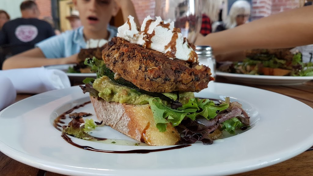 Copper Kettle Pub | 517 Main St, Georgetown, ON L7G 3S9, Canada | Phone: (905) 877-5551