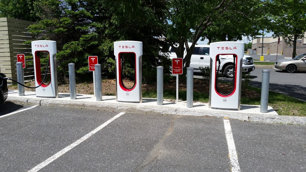 Tesla Supercharger | 755 Bd René-Lévesque, Drummondville, QC J2C 6Y7, Canada | Phone: (877) 798-3752