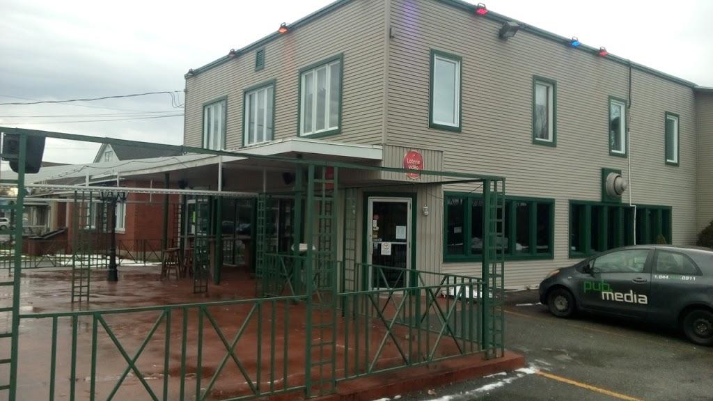 Resto-Pub St-Gabs | 66 Rue Principale S, Windsor, QC J1S 2B6, Canada | Phone: (819) 845-7778