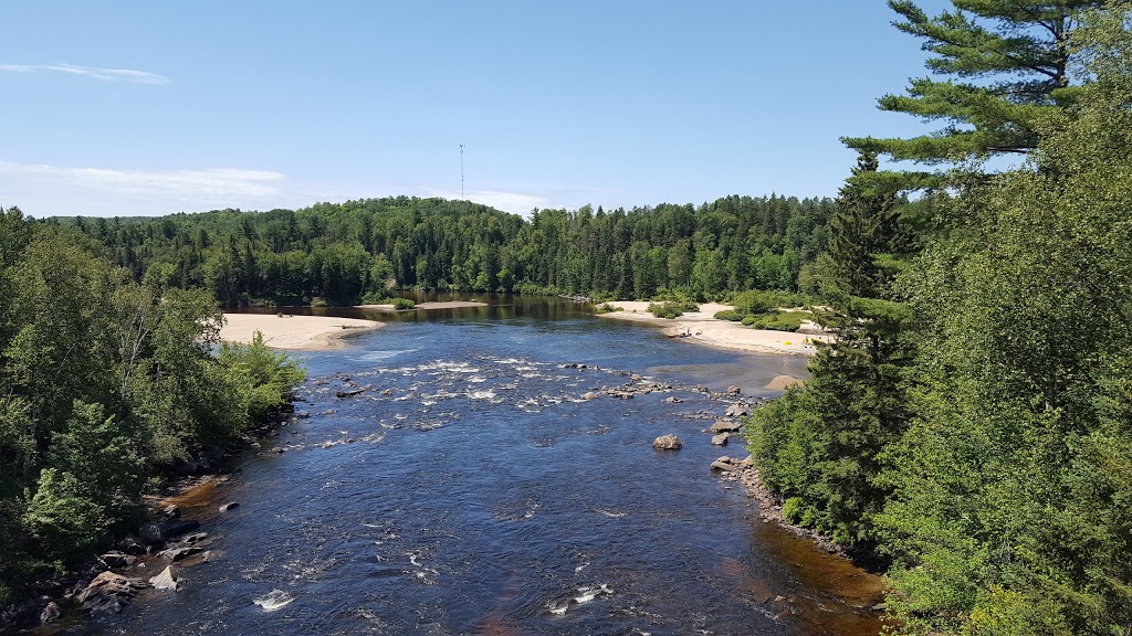 Camping de la Plage | 11904 Route 117 sud, Rivière-Rouge, QC J0T 1T0, Canada | Phone: (819) 275-7757