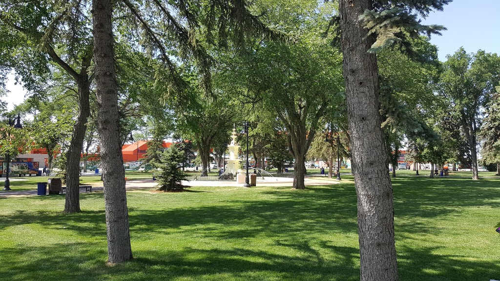 Confederation Park | 1700 Elphinstone St, Regina, SK S4P 2Z6, Canada | Phone: (306) 777-7000