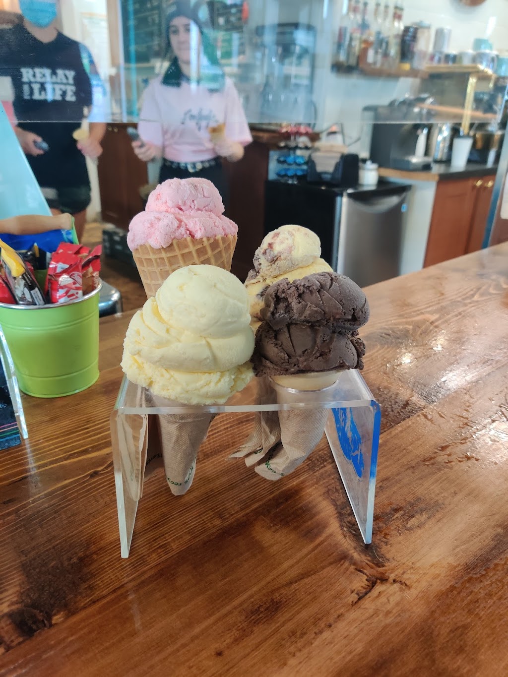 Stuffd Ice Cream, Bakery and Cafe | 18 Bridge St, Lakefield, ON K0L 2H0, Canada | Phone: (705) 651-1111