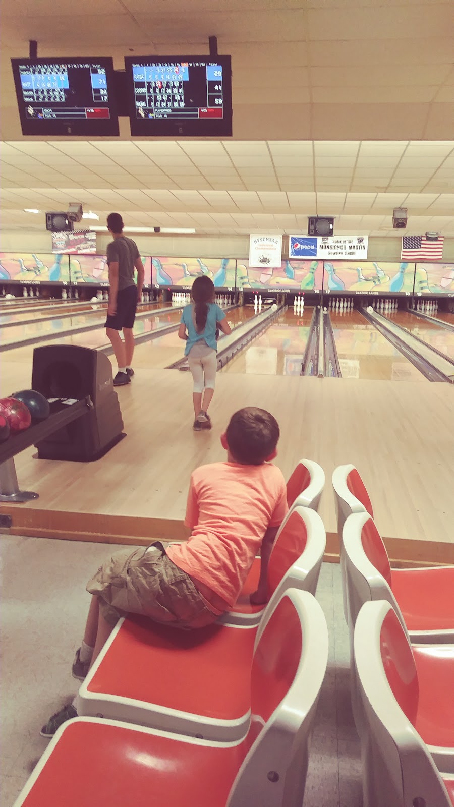 Classic Lanes | 1840 Military Rd, Buffalo, NY 14217, USA | Phone: (716) 873-3383