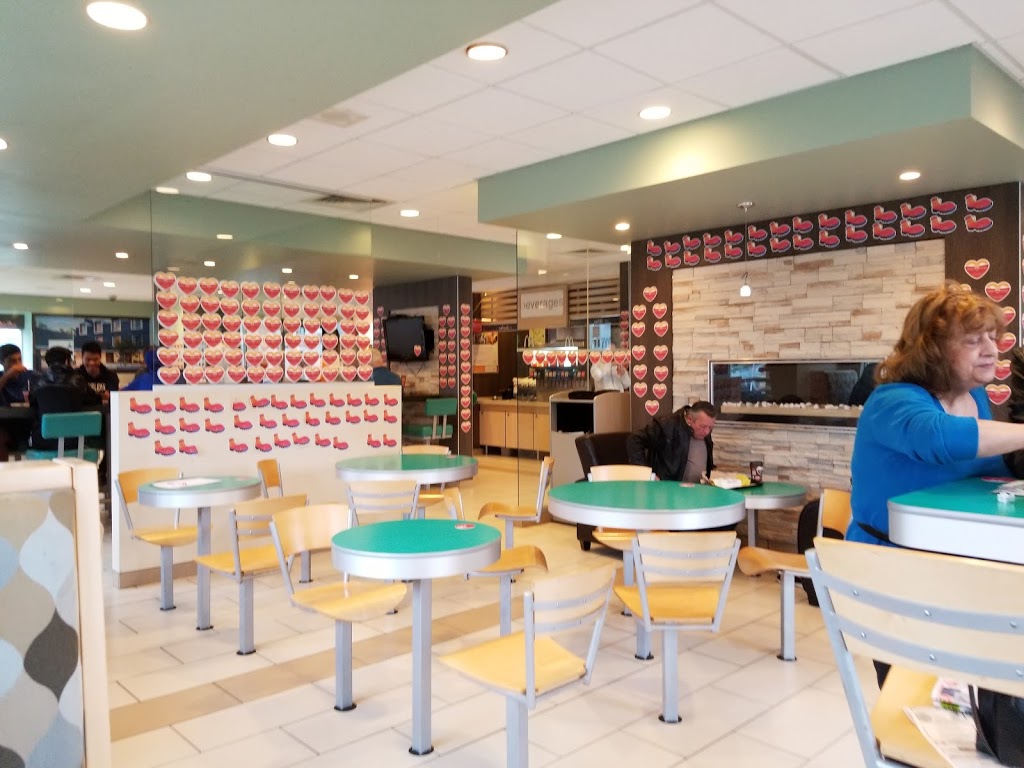 McDonalds | 1835 56 St, Delta, BC V4L 2B4, Canada | Phone: (604) 948-3630