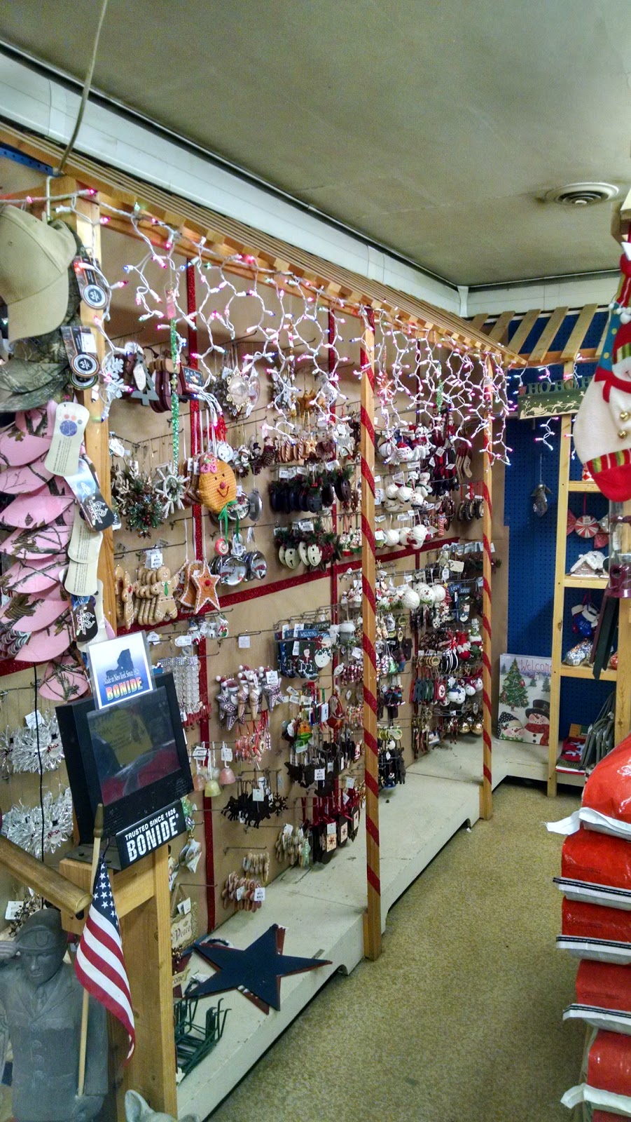 CountryMax - Thieles | 7485 Shawnee Rd, North Tonawanda, NY 14120, USA | Phone: (716) 692-4401
