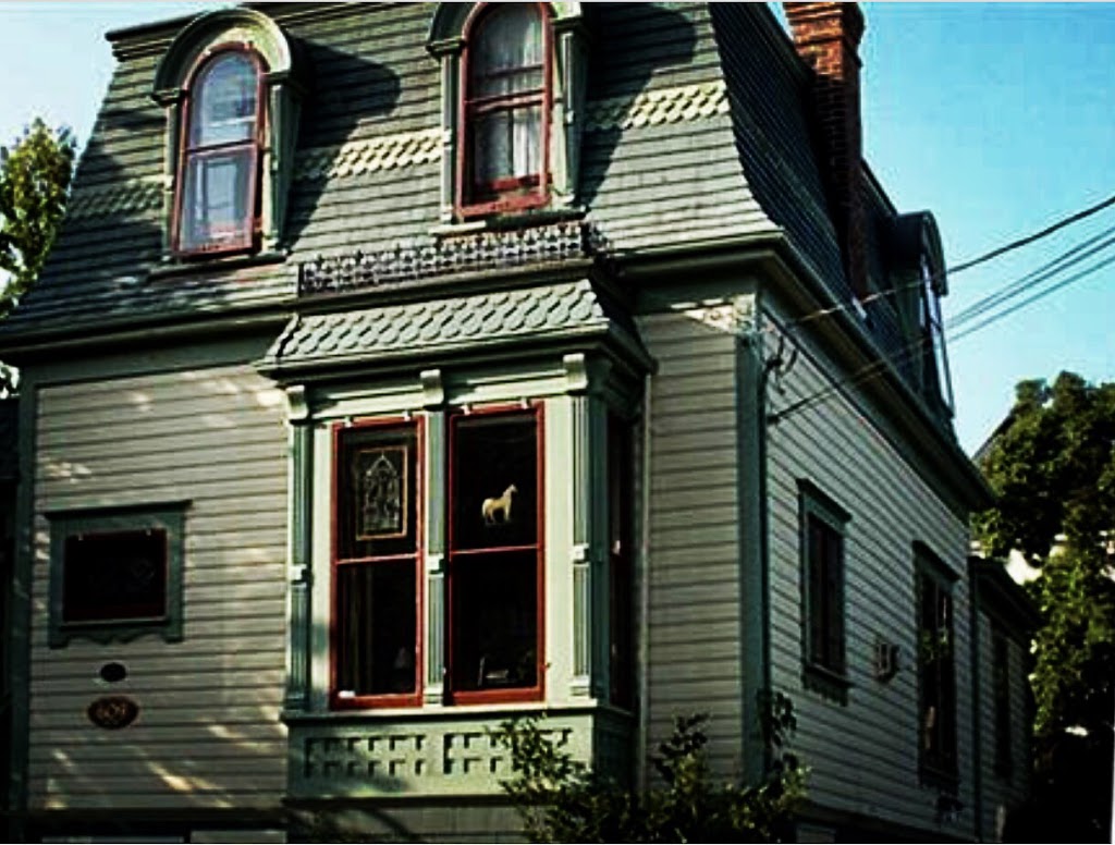 Mimi Kates - | RE/MAX Alliance - "The Neal Estate Team" | 770B Hillside Ave, Victoria, BC V8T 1Z6, Canada | Phone: (250) 882-4022