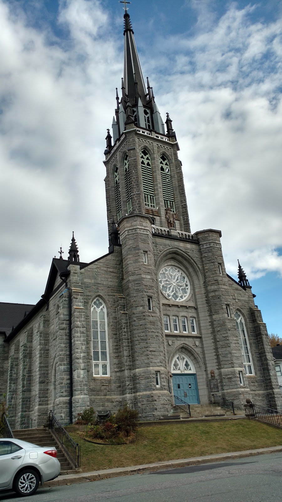 Église St-Louis-de-France | 166 Avenue Saint Jean E, East Angus, QC J0B 1R0, Canada | Phone: (819) 832-3033