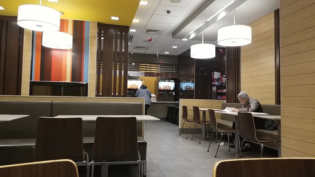 McDonalds | 686 Appleby Line, Burlington, ON L7L 5P9, Canada | Phone: (905) 632-3876