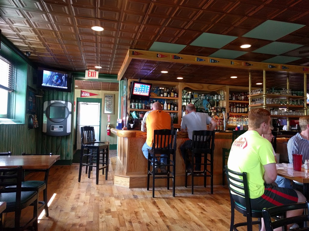 Off The Hook Sports Grill | 8094 Dixie Hwy, Ira Township, MI 48023, USA | Phone: (586) 725-5774