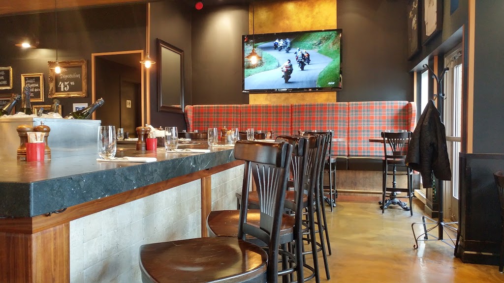 Chez Lionel | 1052 Rue Lionel-Daunais, Boucherville, QC J4B 0B2, Canada | Phone: (450) 906-3886