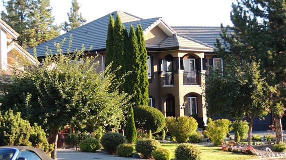 SUMMER EXPRESS B+B | 3074 Quail Run Dr, Kelowna, BC V1V 1Z7, Canada | Phone: (250) 899-8658