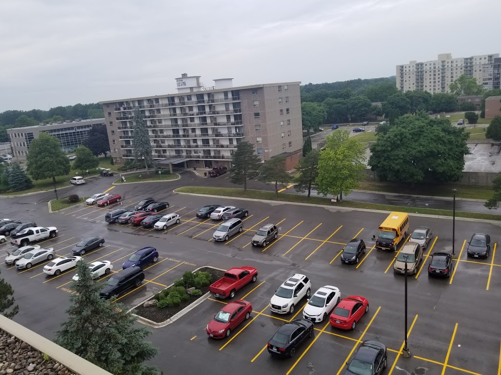 Q residential | 1136 Adelaide St N, London, ON N5Y 2N8, Canada | Phone: (519) 433-5705