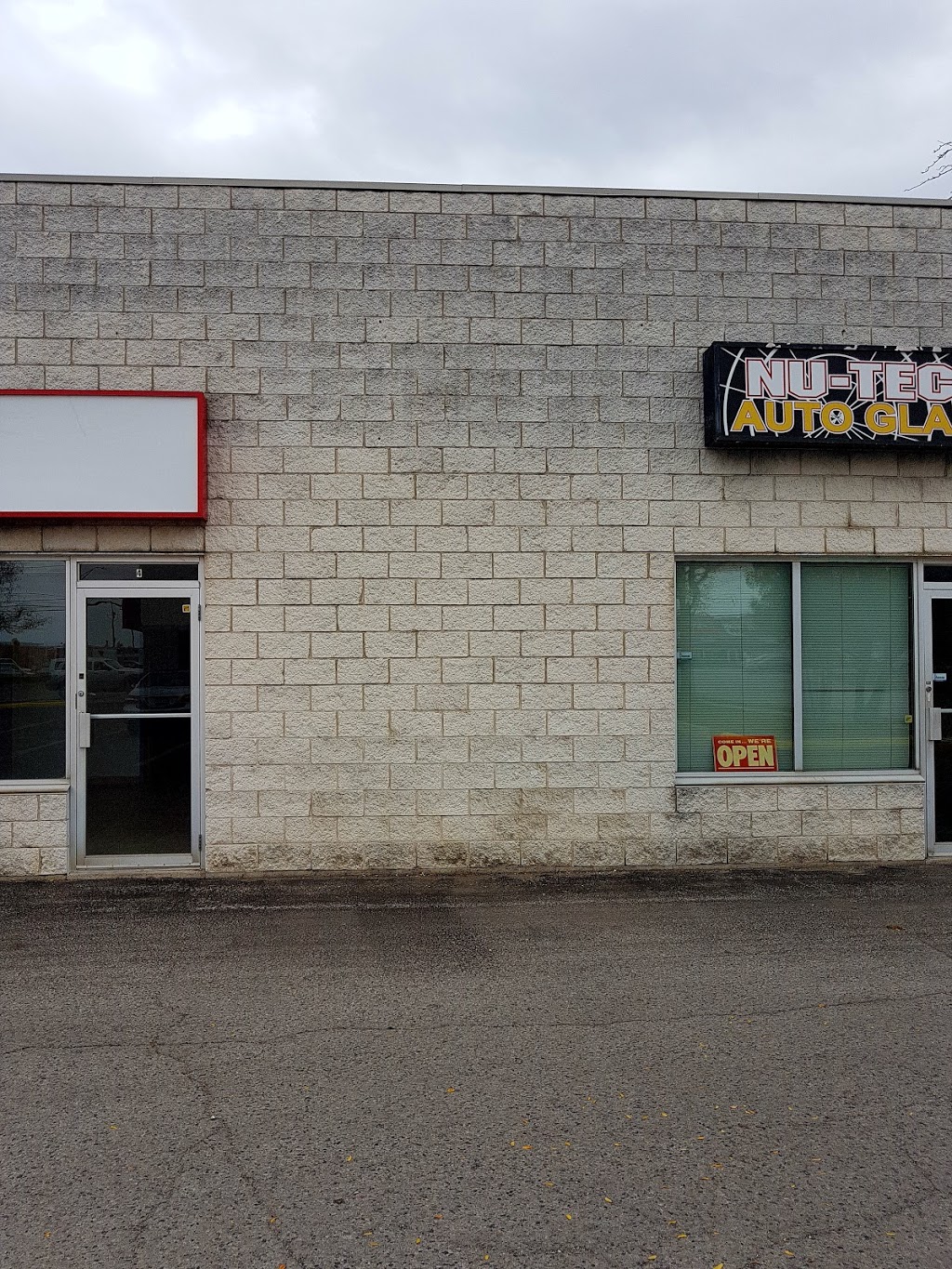 Nu-Tech Auto Glass Inc | 1982 Dundas St, London, ON N5V 1P5, Canada | Phone: (519) 668-2366