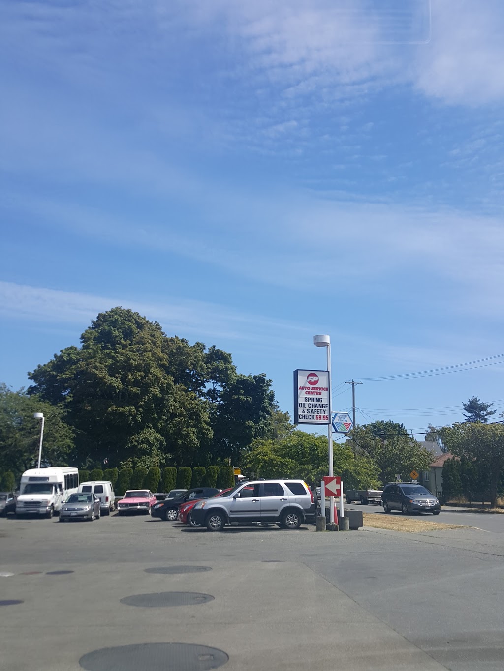 Fairfield Petro Auto Centre | 1600 Fairfield Rd, Victoria, BC V8S 1G3, Canada | Phone: (250) 598-7222