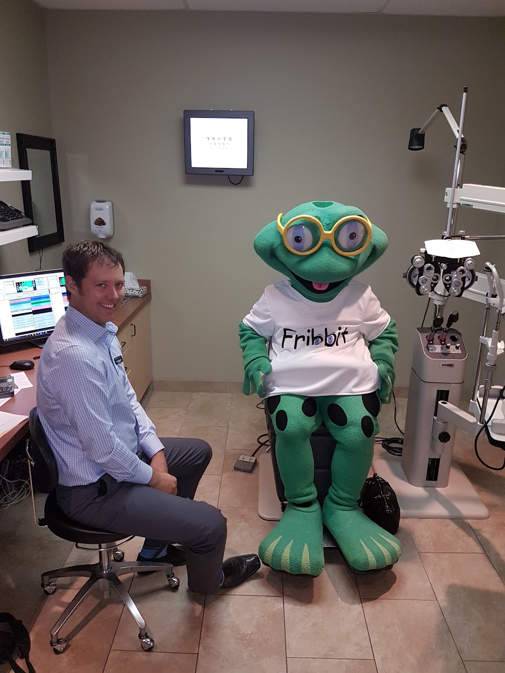 Innisfail Eyecare Centre | 4804 50 St #114, Innisfail, AB T4G 1C2, Canada | Phone: (403) 227-3366