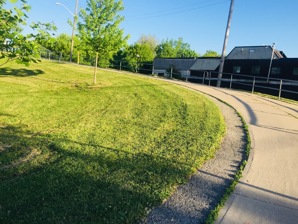 Raleigh Parkette | Raleigh Parkette, 155 Raleigh Ave, Scarborough, ON M1K 1A5, Canada | Phone: (416) 338-4386