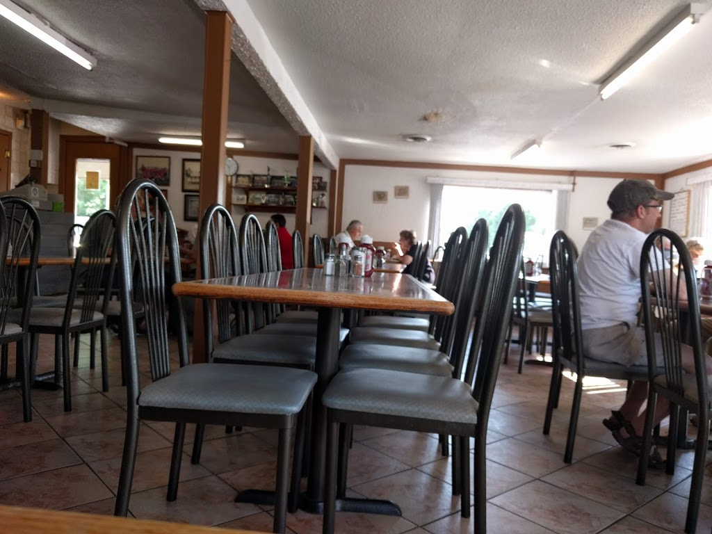 Chuckwagon Restaurant | 7 Ingersoll Road, Woodstock, ON N4S 2R1, Canada | Phone: (519) 539-2522