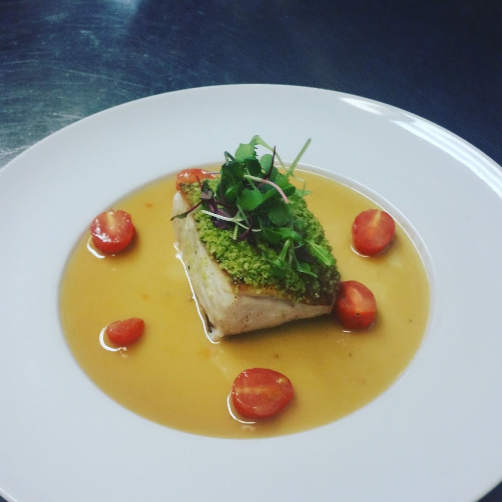 The Carriage House Restaurant | 2101 Old Lakeshore Rd, Burlington, ON L7R 1A4, Canada | Phone: (905) 634-7723