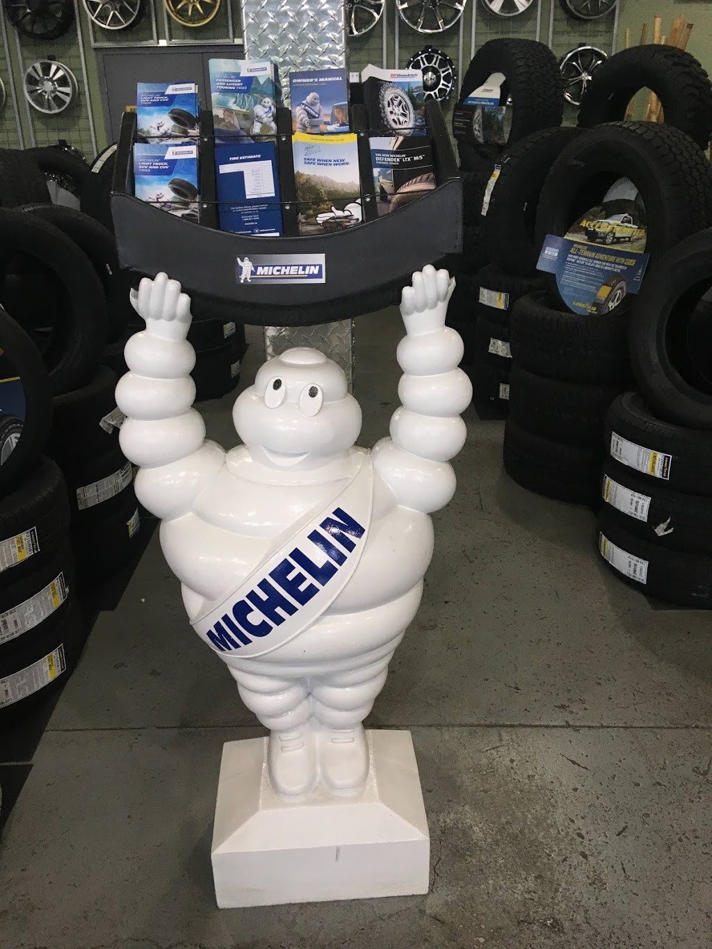 Xtreme Tire Garage | 1044 Rangeview Rd, Mississauga, ON L5E 1H3, Canada | Phone: (905) 274-8000