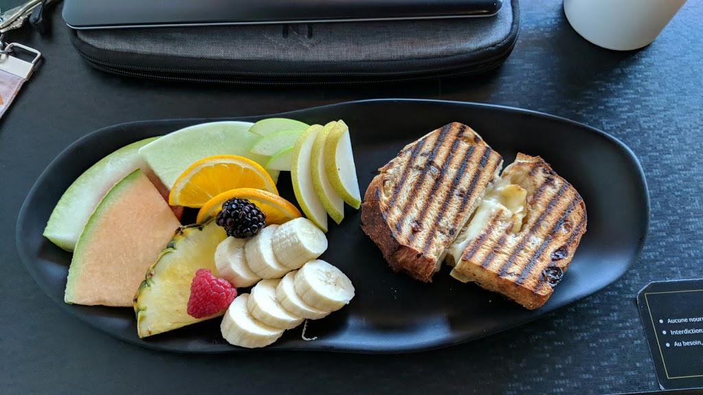ES Cafe St-Romuald | 469 Avenue Taniata, Saint-Romuald, QC G6W 5M6, Canada | Phone: (418) 834-0707