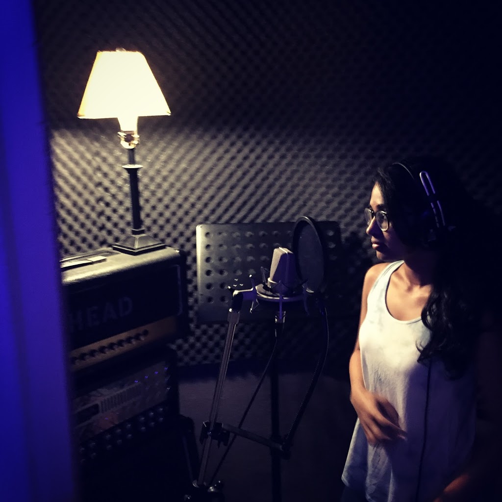 Studio 11 | 49 Henderson Hwy, Winnipeg, MB R2L 1K9, Canada | Phone: (204) 663-0013