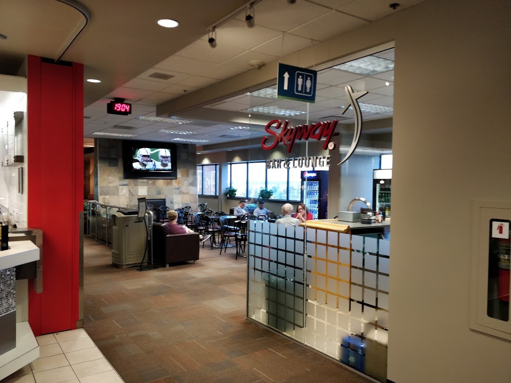 Skyway Restaurant | 5201 Regina Ave, Regina, SK S4P 2M4, Canada | Phone: (306) 525-2218