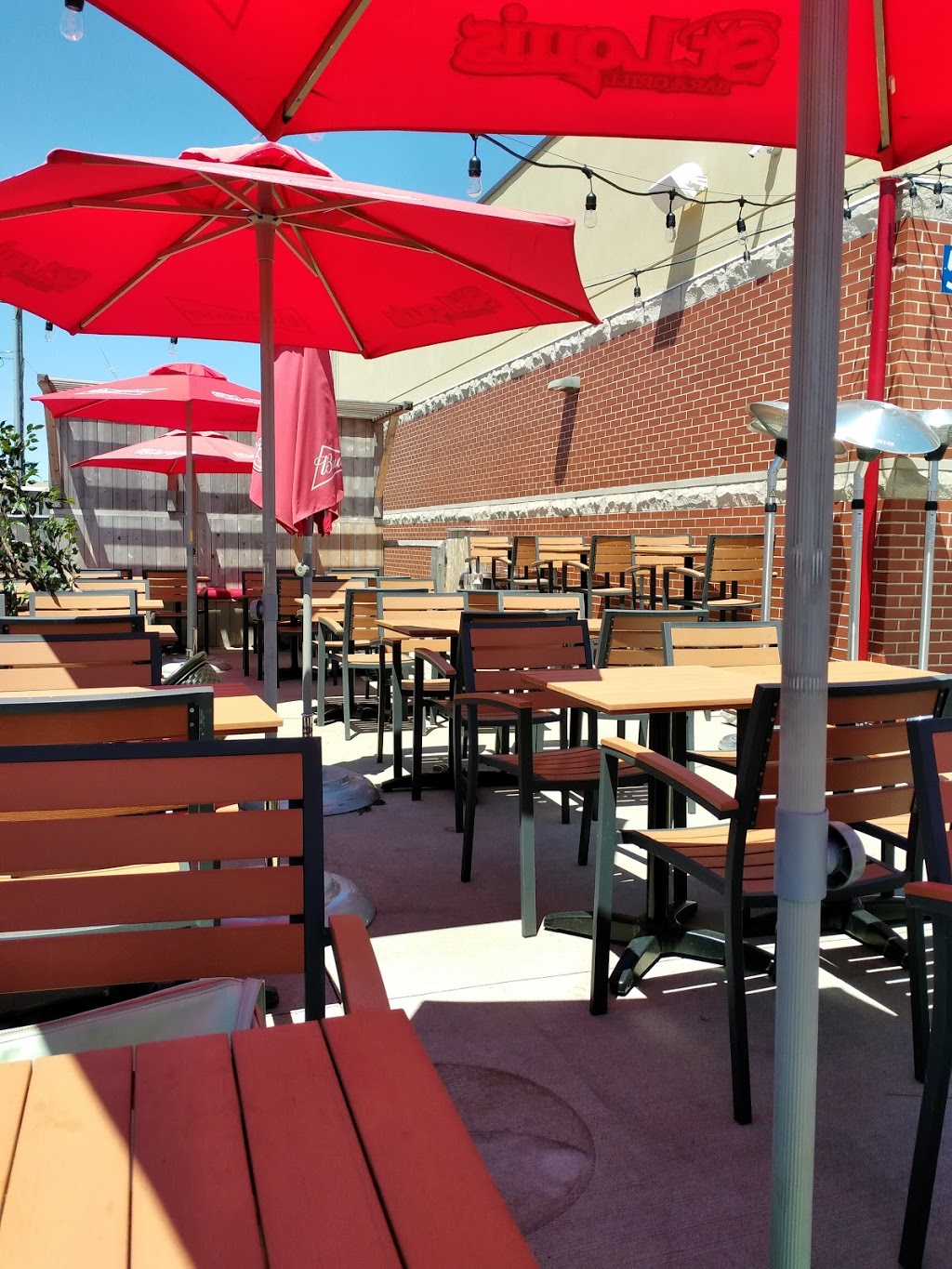 St. Louis Bar & Grill | 547 Portland St unit 1 & 2, Dartmouth, NS B2Y 4B1, Canada | Phone: (902) 466-6112