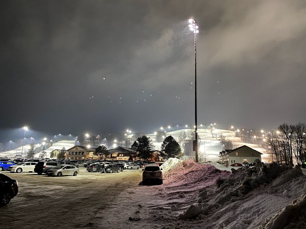 Mount St. Louis Moonstone | R.R.4, 24 Mt St Louis Rd W, Coldwater, ON L0K 1E0, Canada | Phone: (705) 835-2112