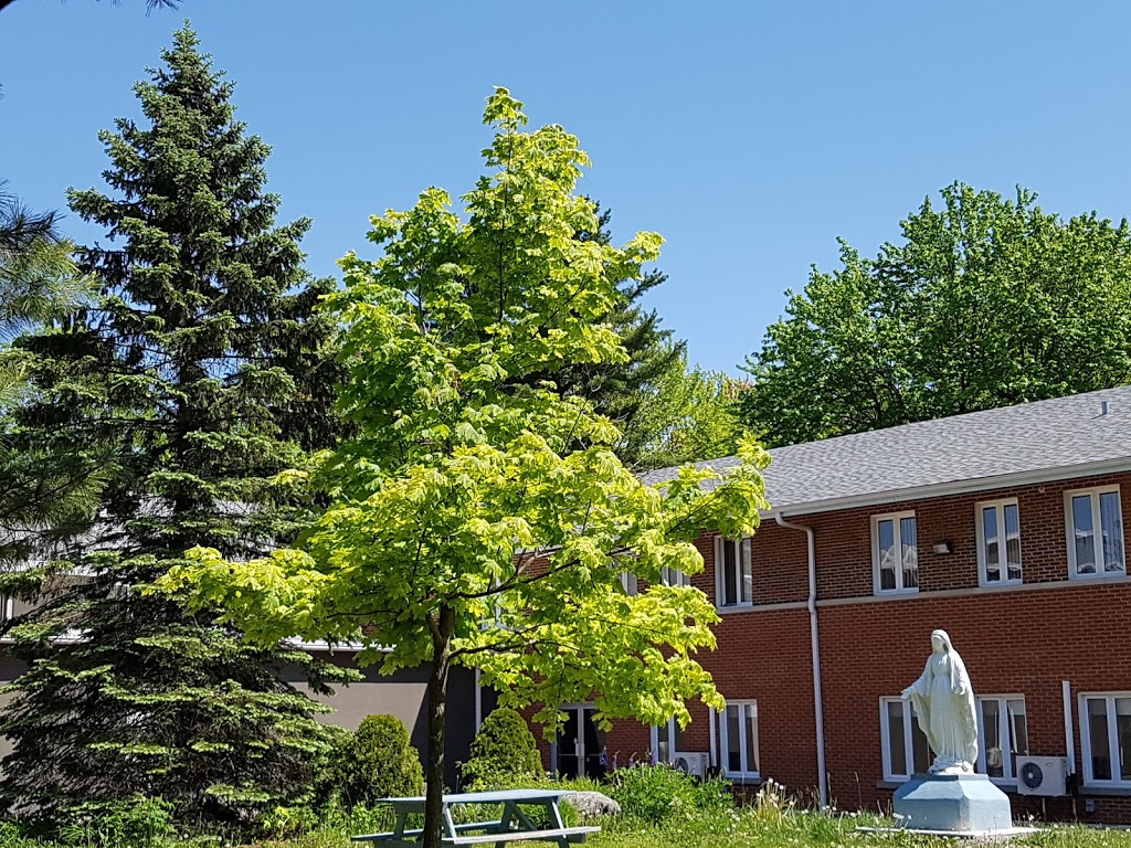 Pères Trinitaires | 200 Boulevard Robert, Granby, QC J2H 0R2, Canada | Phone: (450) 372-5125