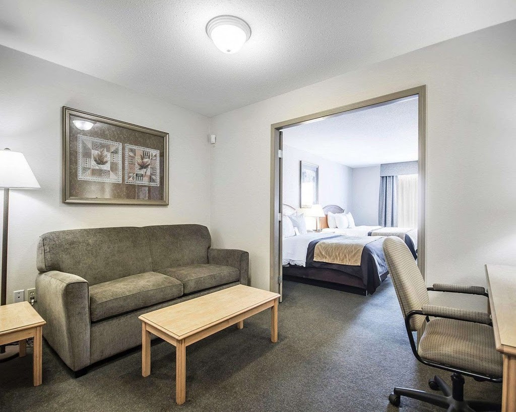 Comfort Inn & Suites | 1090 22 St NE, Salmon Arm, BC V1E 2V5, Canada | Phone: (250) 832-7711