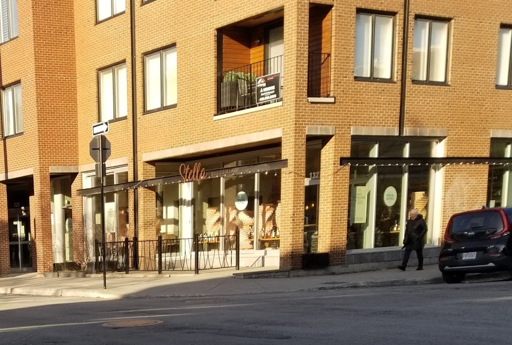 Stella Pizzeria | 1327 Avenue Laurier E, Montréal, QC H2J 1H4, Canada | Phone: (514) 903-9448