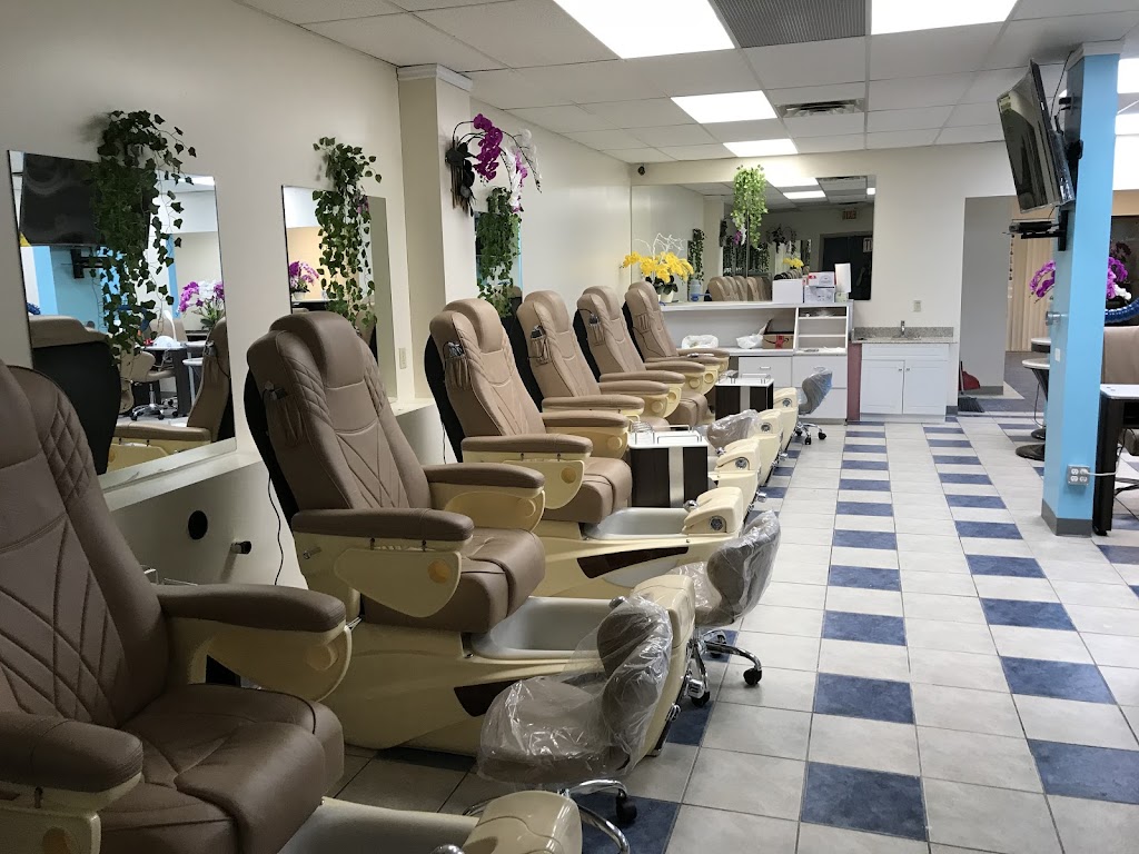 West Hill Nails & Spa | 150 32 St W #1b, Prince Albert, SK S6V 7H7, Canada | Phone: (306) 763-6245