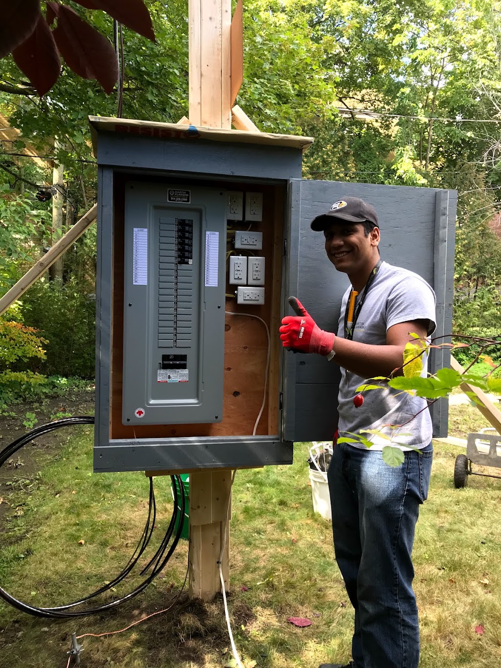 Martin Flamand Entrepreneur Électricien INC. | 445 Rue Raymond, LÎle-Bizard—Sainte-Geneviève, QC H9C 2G6, Canada | Phone: (514) 378-2180