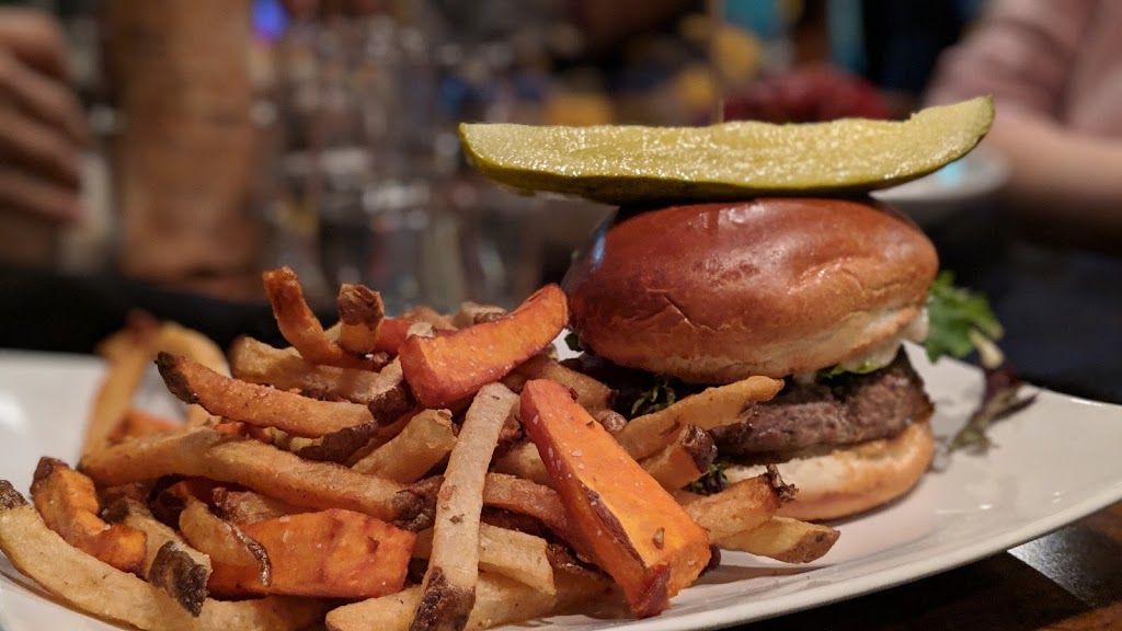 Voyageur Bistro | 3270 Village Way, Sun Peaks, BC V0E 5N0, Canada | Phone: (250) 578-5268