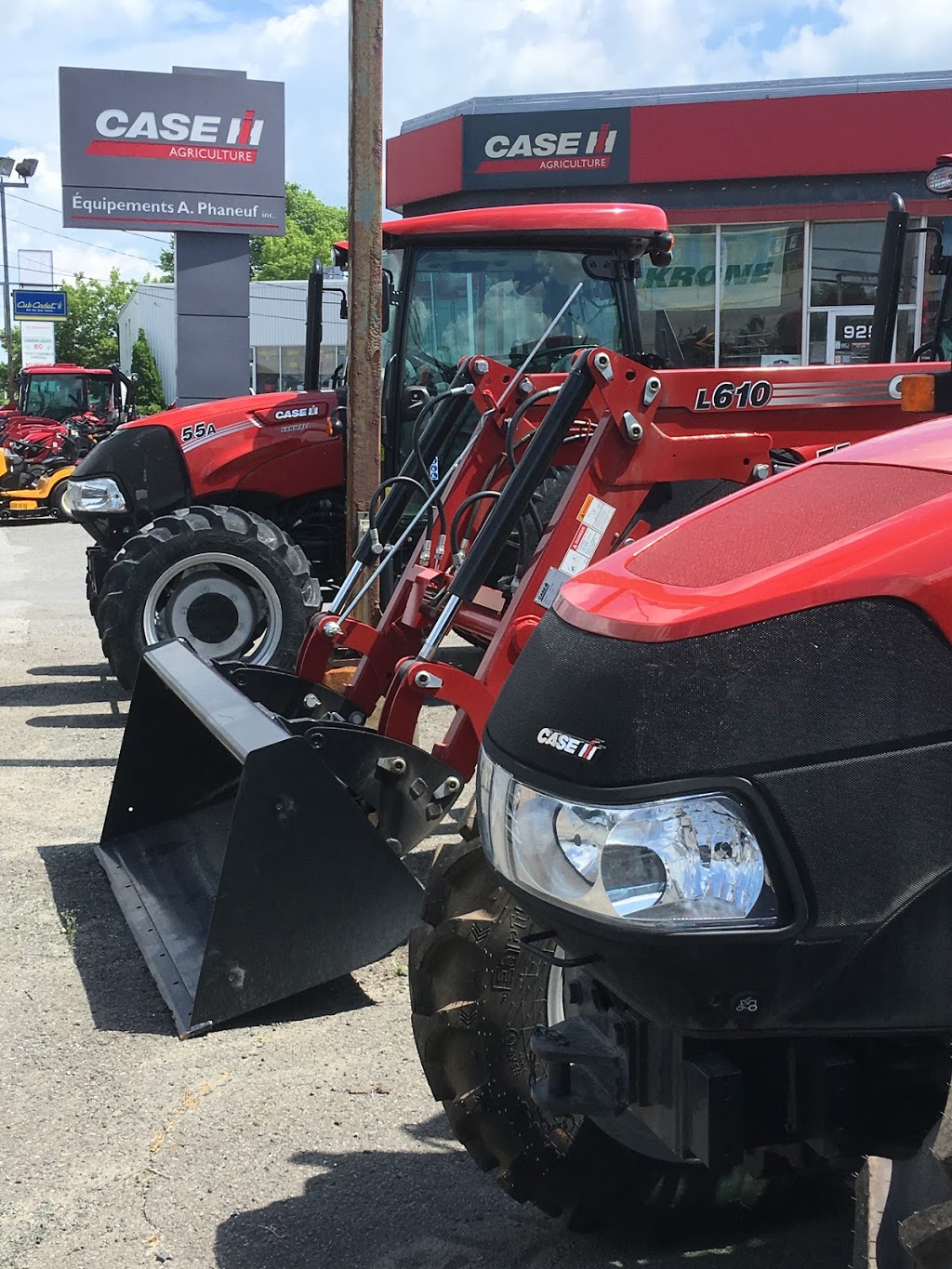 Les Equipements Adrien Phaneuf Inc (Case IH) | 925 Rue Notre Dame E, Victoriaville, QC G6P 4B8, Canada | Phone: (819) 752-2594