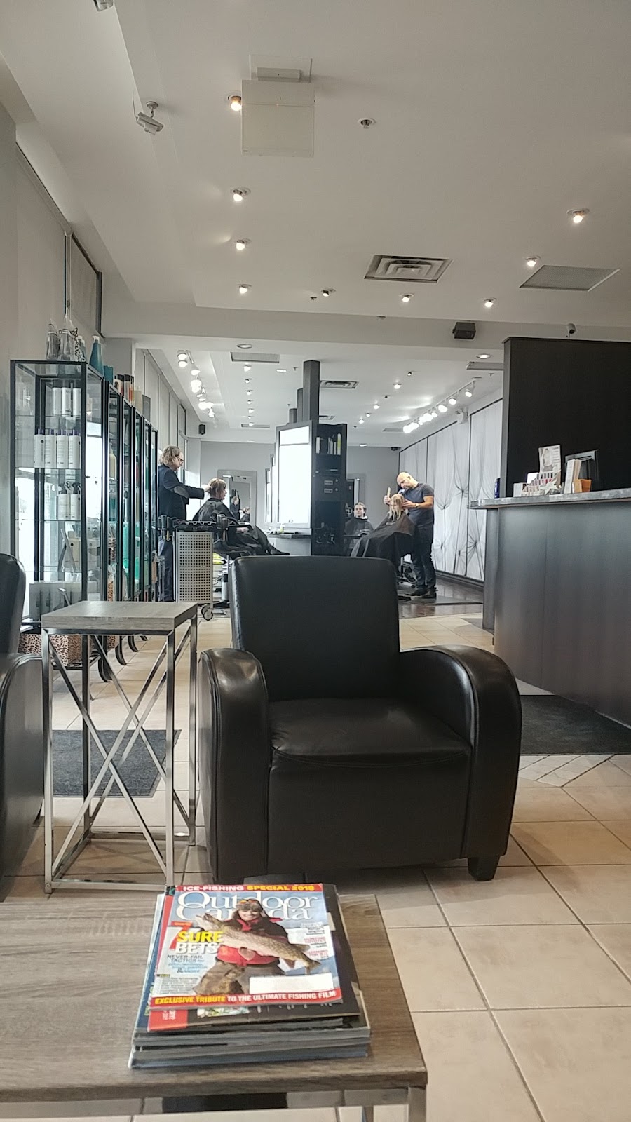 Teknik Salon & Spa | 589 Fairway Rd S, Kitchener, ON N2C 1X4, Canada | Phone: (519) 748-2182
