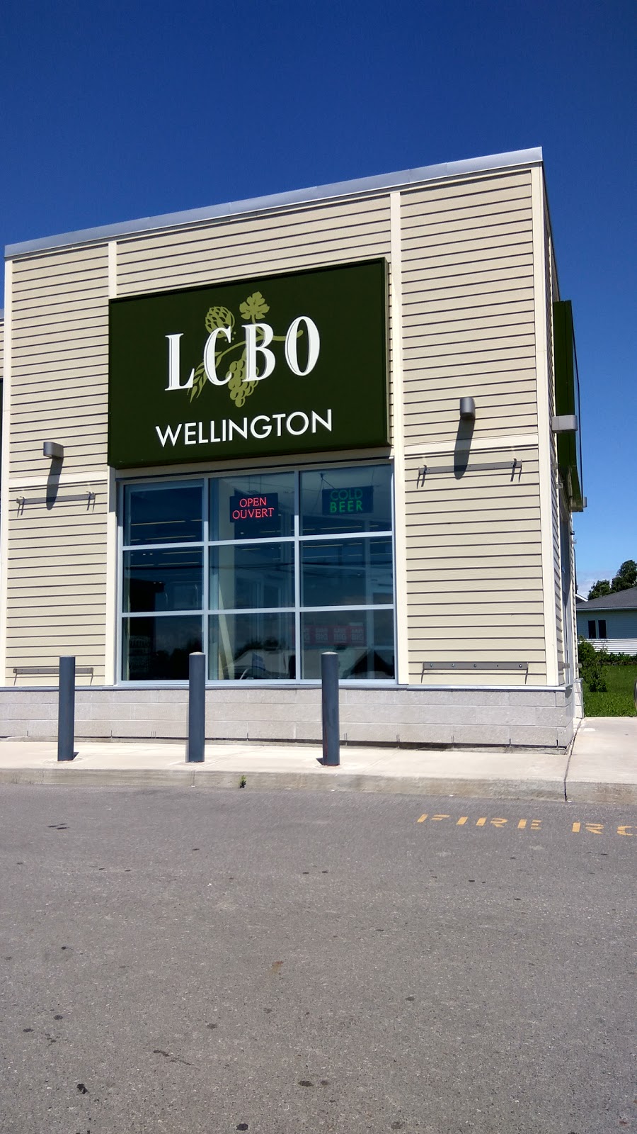 LCBO | 462 Wellington Main St, Wellington, ON K0K 3L0, Canada | Phone: (613) 399-3320