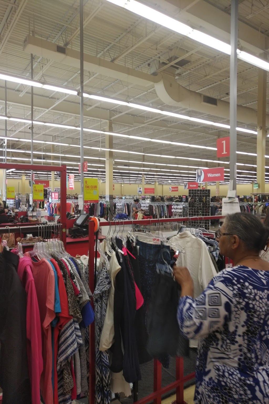 Value Village | 50 Gateway Park Dr, Kitchener, ON N2P 2J4, Canada | Phone: (519) 653-3900