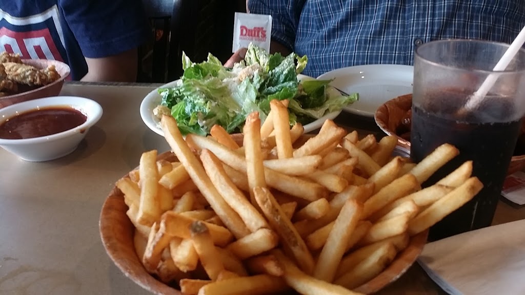 Duffs Famous Wings | 9360 Bathurst St, Maple, ON L6A 4N9, Canada | Phone: (905) 832-5005