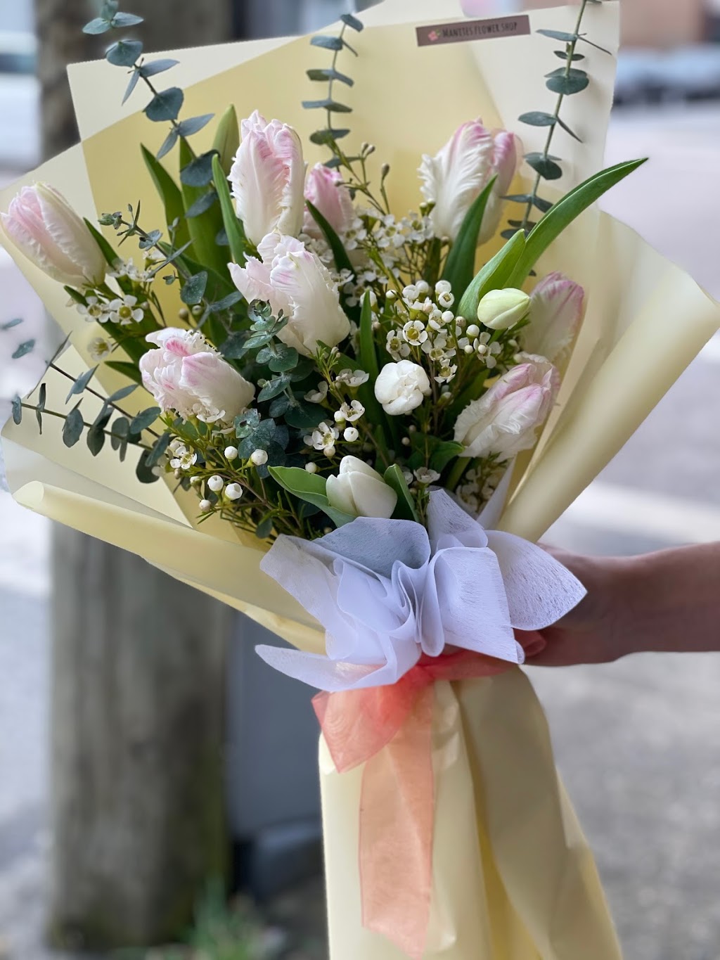 Manites Flower Shop | 7656 6th St, Burnaby, BC V3N 3M7, Canada | Phone: (604) 524-8724