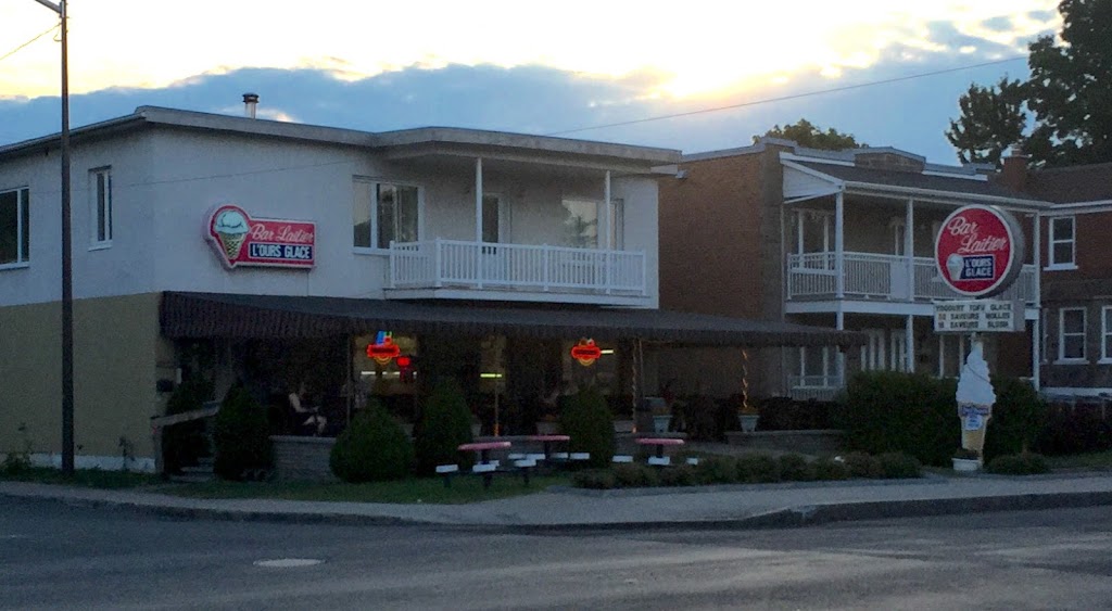Bar Laitier LOurs Glacé | 3285 1re Ave, Québec, QC G1L 3R2, Canada | Phone: (418) 628-1854