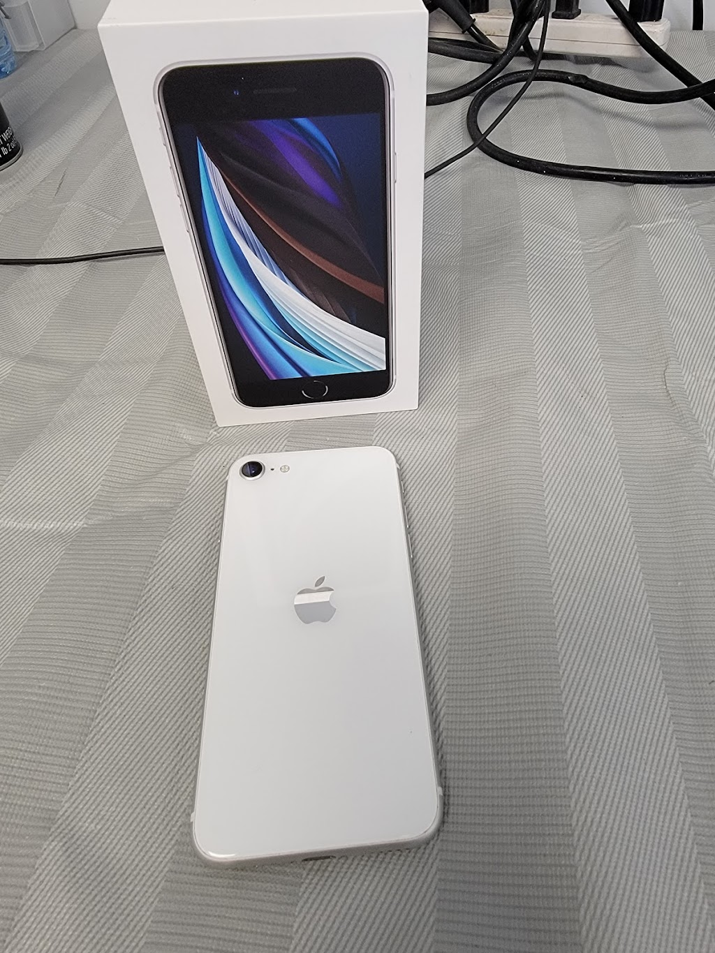 WC Cell Phone Repair | 51 Woodlawn Rd W Unit 3, Guelph, ON N1H 1G8, Canada | Phone: (519) 803-4652
