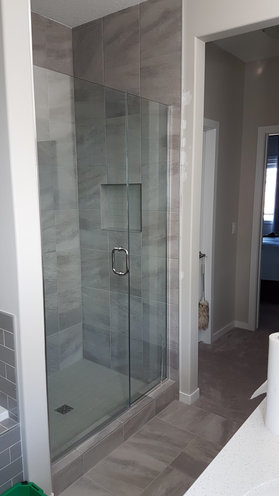Shower Door Outfitters Ltd | 2314 19 St NE, Calgary, AB T2E 8G7, Canada | Phone: (403) 324-5277