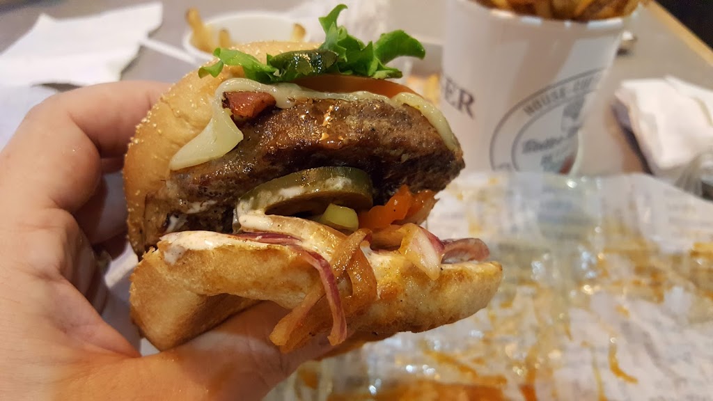 South St. Burger | Tsawwassen Mills, 5000 Canoe Pass Way Unit 633, Delta, BC V4M 4G8, Canada | Phone: (604) 382-0092