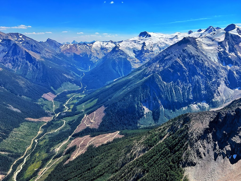 Glacier Helicopters Invermere | 544 Kinbasket Trail, Invermere, BC V0A 1K2, Canada | Phone: (250) 341-7164